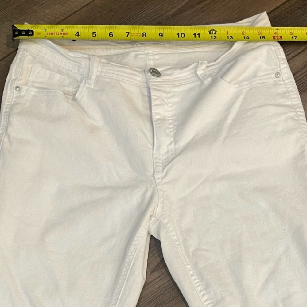 Women’s Angel size 10 White Jeans